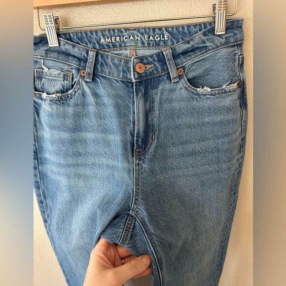 American Eagle Mom Jeans Medium Wash Denim Size 2 Long - Picture 3 of 6